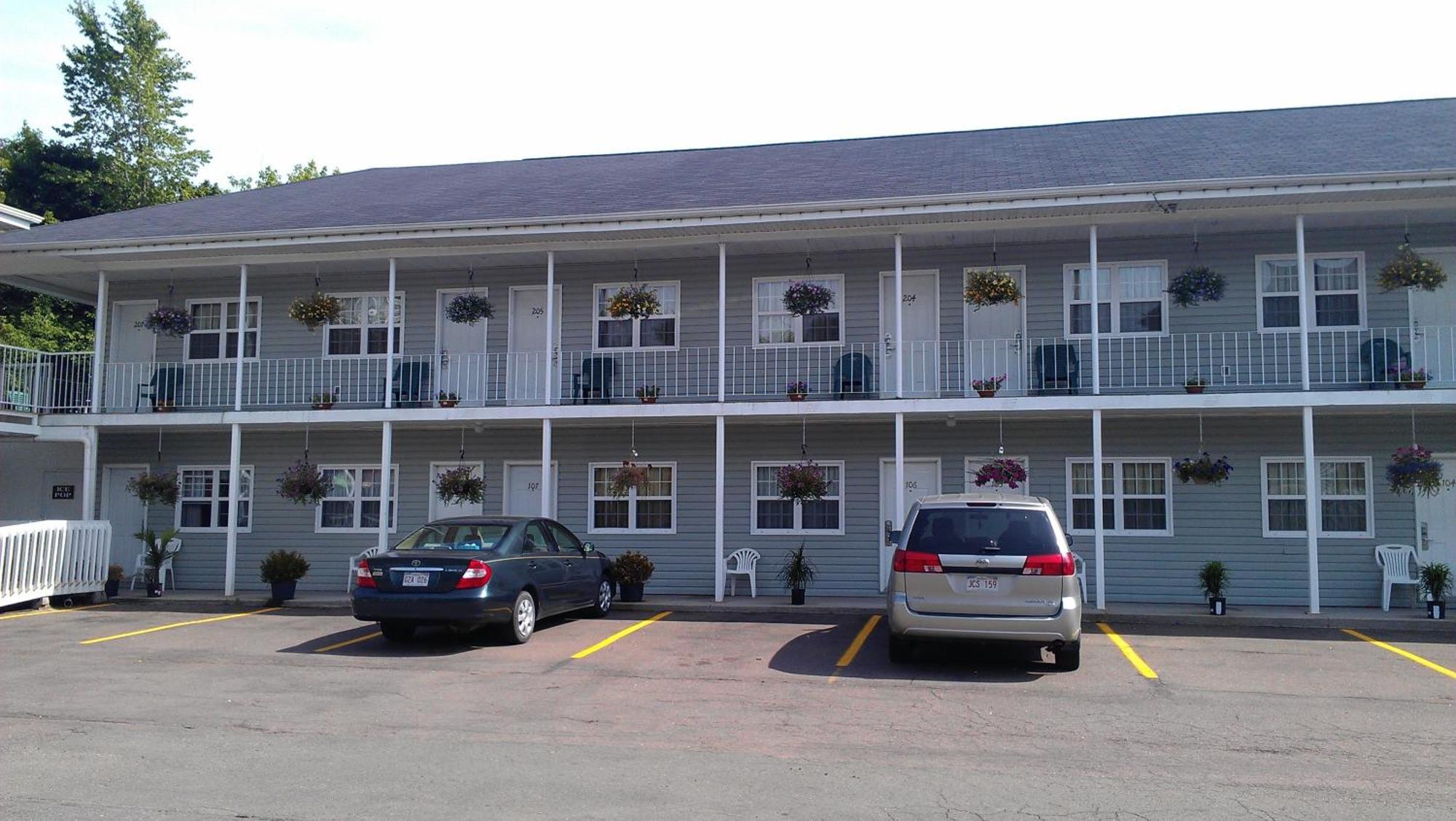 Midtown Motel & Suites Moncton Dış mekan fotoğraf