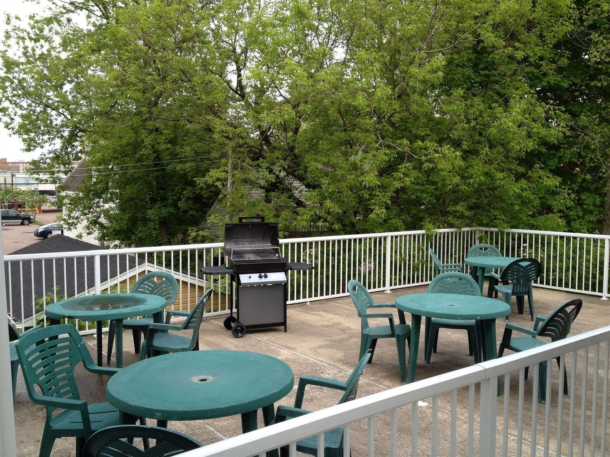 Midtown Motel & Suites Moncton Dış mekan fotoğraf