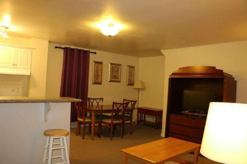 Midtown Motel & Suites Moncton Dış mekan fotoğraf